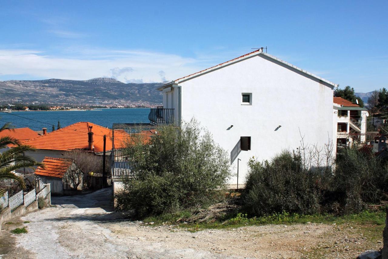Apartments By The Sea Mastrinka, Ciovo - 4836 Trogir Kültér fotó
