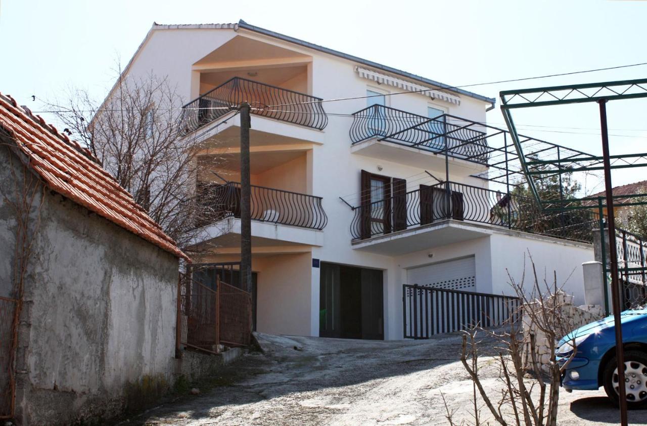 Apartments By The Sea Mastrinka, Ciovo - 4836 Trogir Kültér fotó