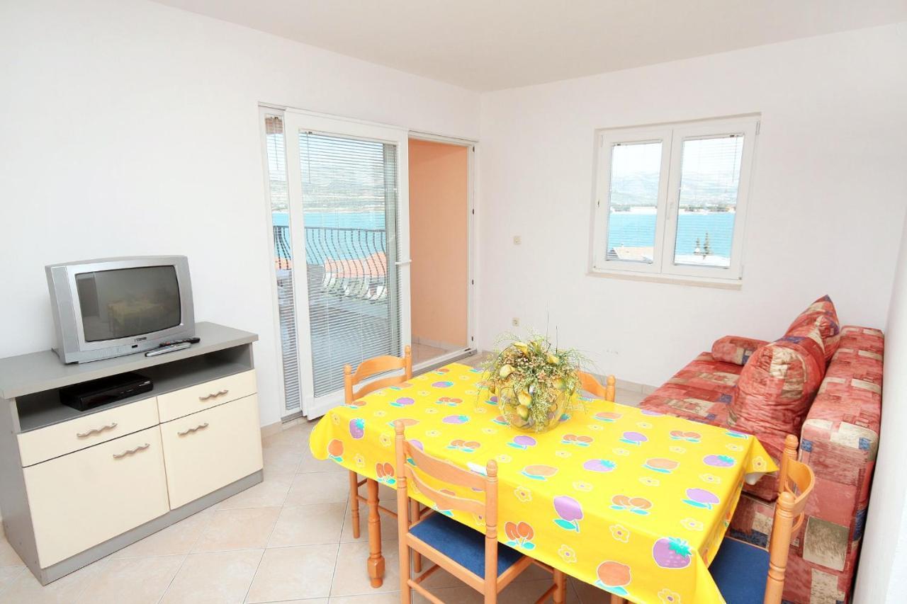 Apartments By The Sea Mastrinka, Ciovo - 4836 Trogir Kültér fotó